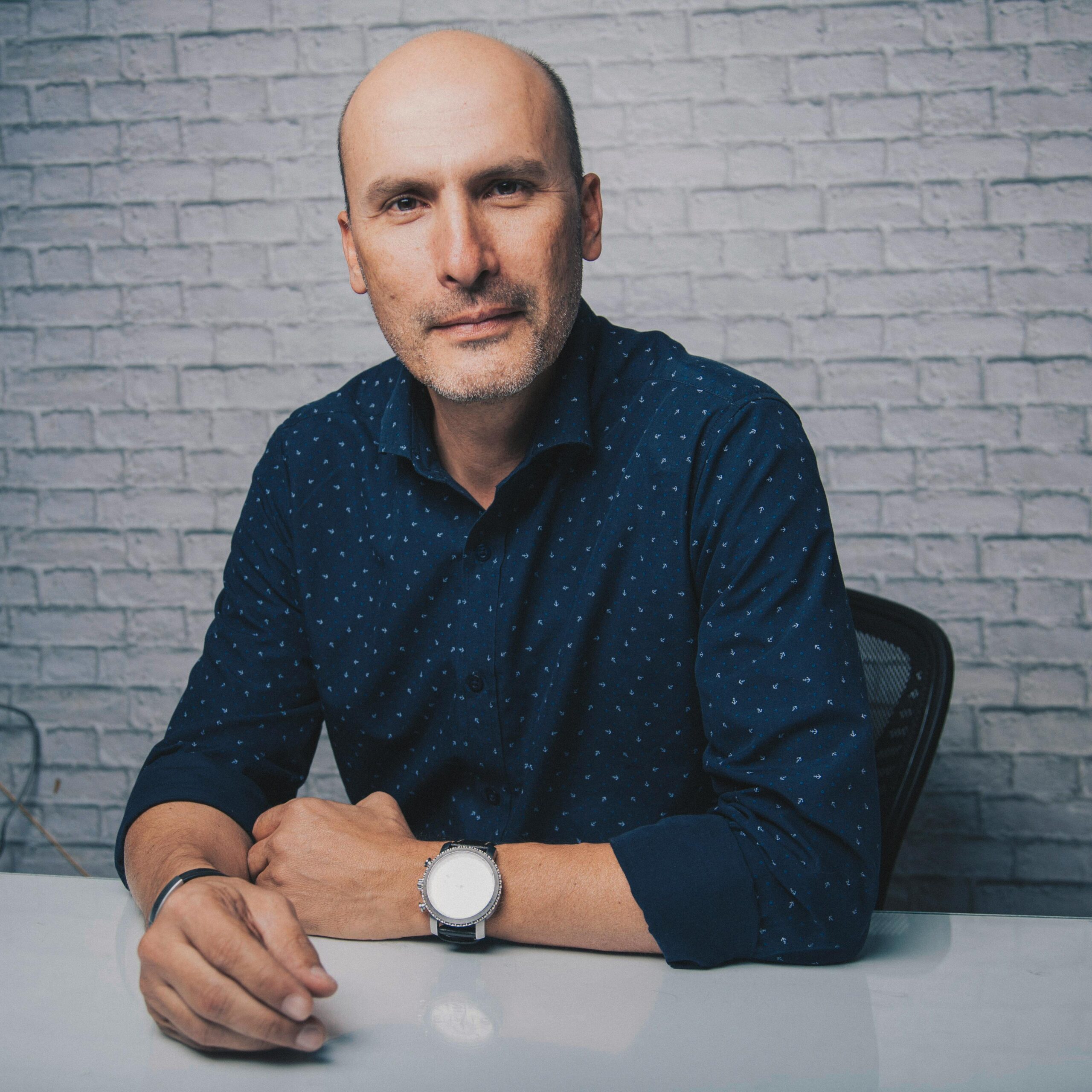 Transform Your Look with Scalp Micropigmentation (SMP) Hair Tattoos